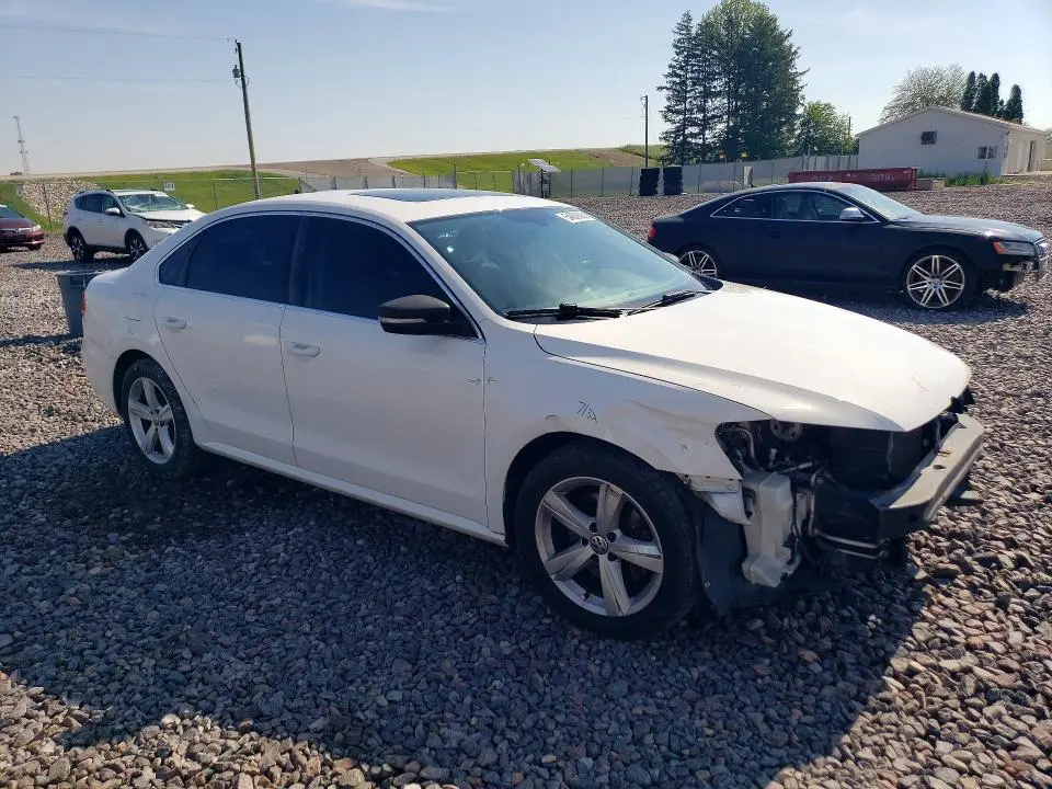 2012 VOLKSWAGEN PASSAT SE  