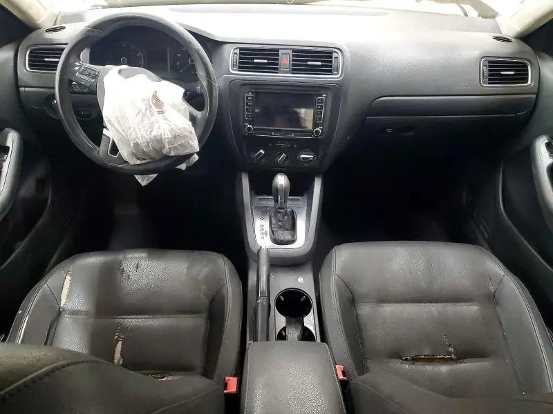 2011 VOLKSWAGEN JETTA SE  