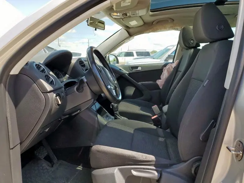 2013 VOLKSWAGEN TIGUAN S  