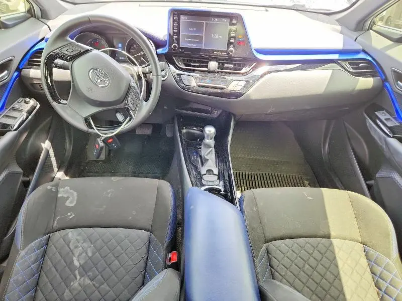 2020 TOYOTA C-HR XLE  