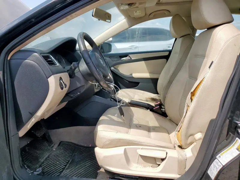 2012 VOLKSWAGEN JETTA SE  