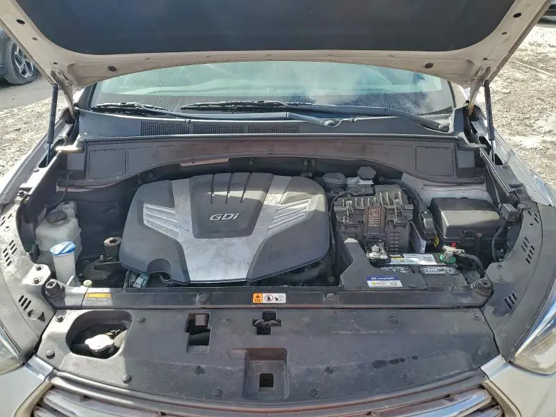 2017 HYUNDAI SANTA FE SE  