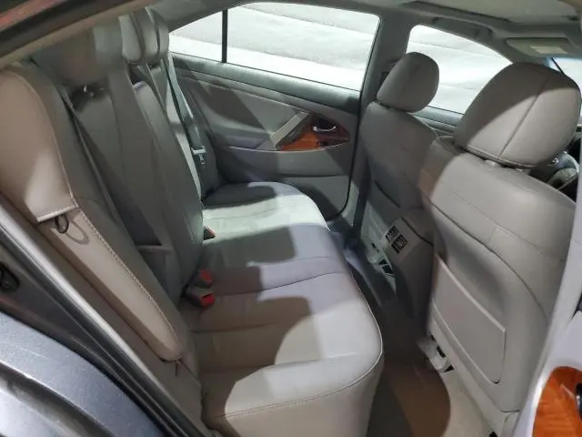 2011 TOYOTA CAMRY SE  