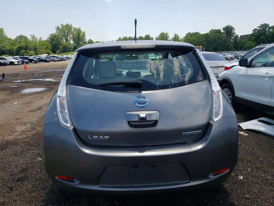 2014 NISSAN LEAF SV  