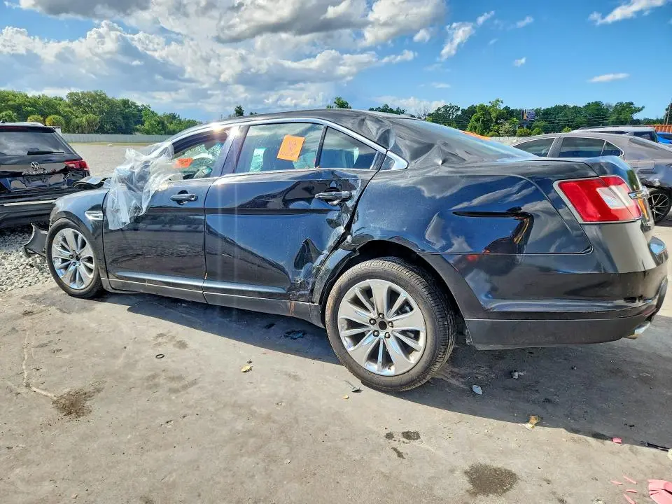 2010 FORD TAURUS LIMITED  