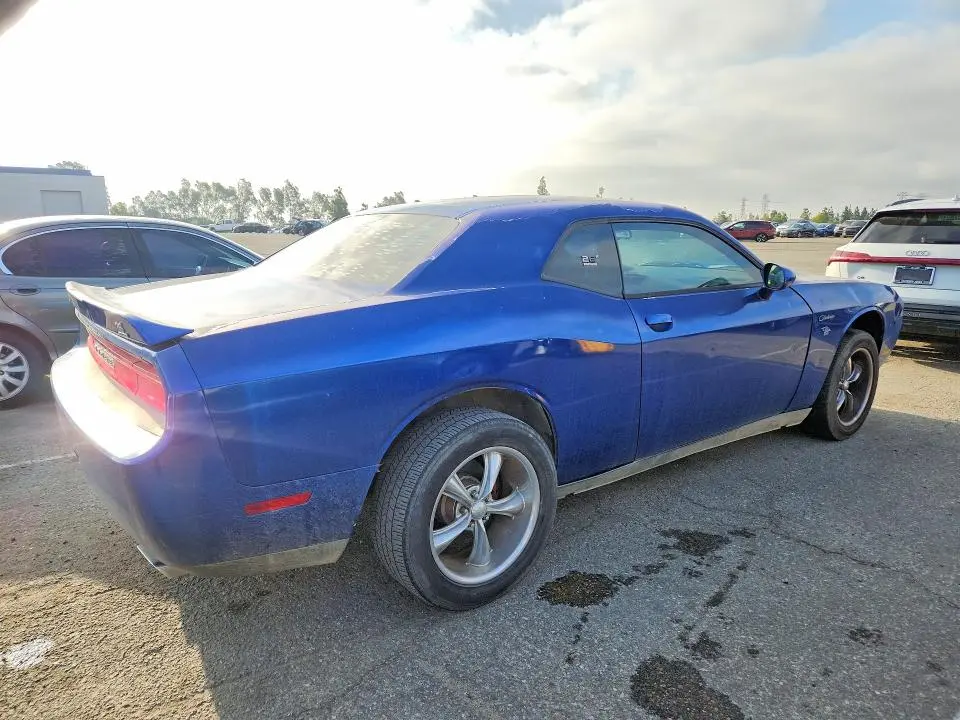 2012 DODGE CHALLENGER SXT  