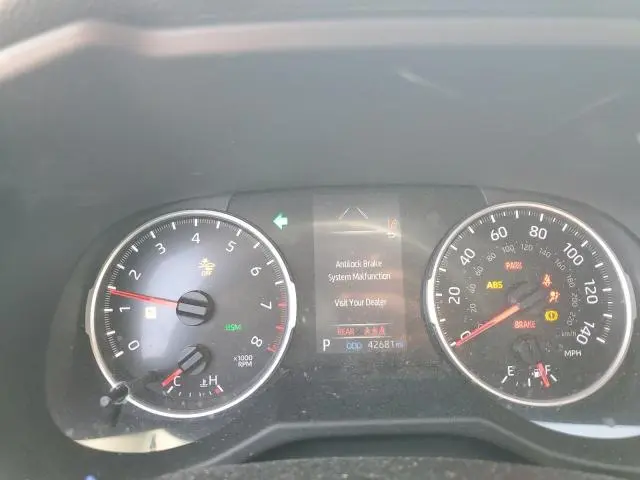 2021 TOYOTA RAV4 XLE  