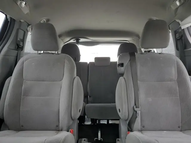 2015 TOYOTA SIENNA LE  