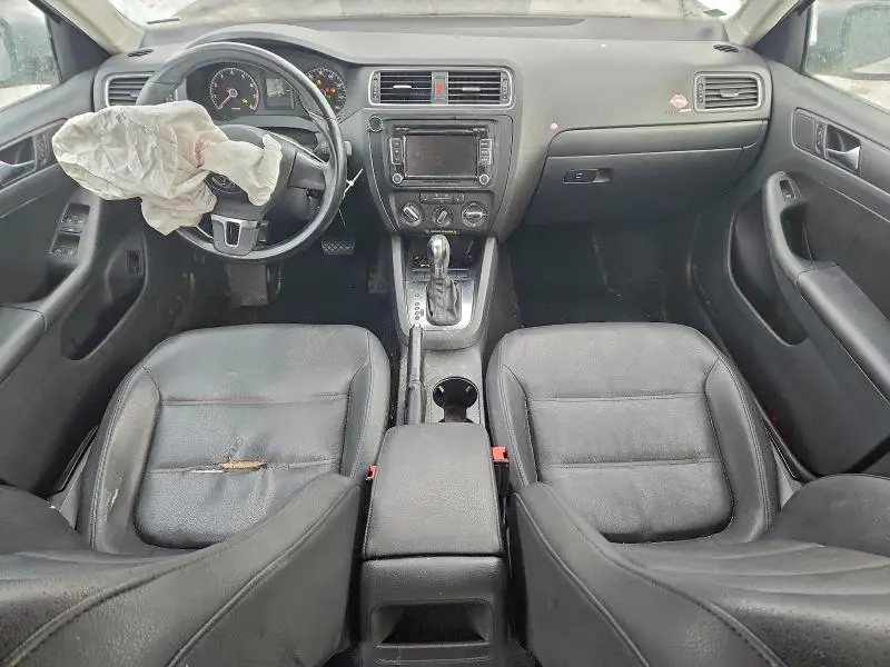 2011 VOLKSWAGEN JETTA SE  