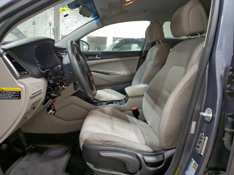 2018 HYUNDAI TUCSON SE  