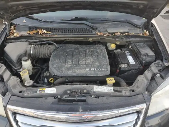 2013 CHRYSLER TOWN & COUNTRY TOURING  