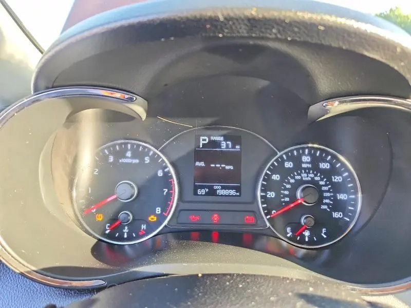 2017 KIA FORTE LX  