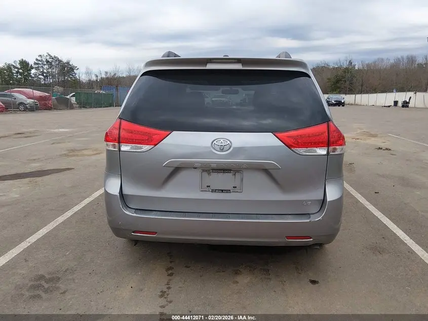 2012 TOYOTA SIENNA LE V6 8 PASSENGER