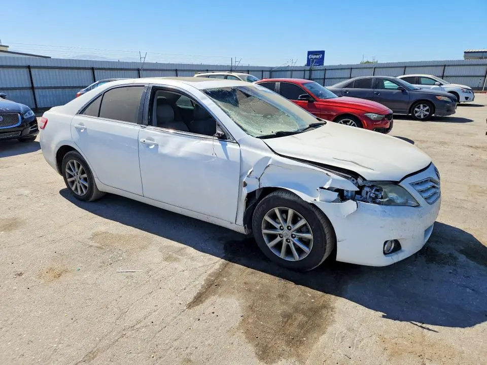 2011 TOYOTA CAMRY LE V6  