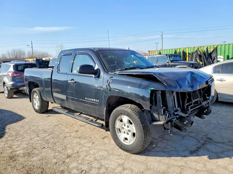 2011 CHEVROLET SILVERADO C1500 LT  