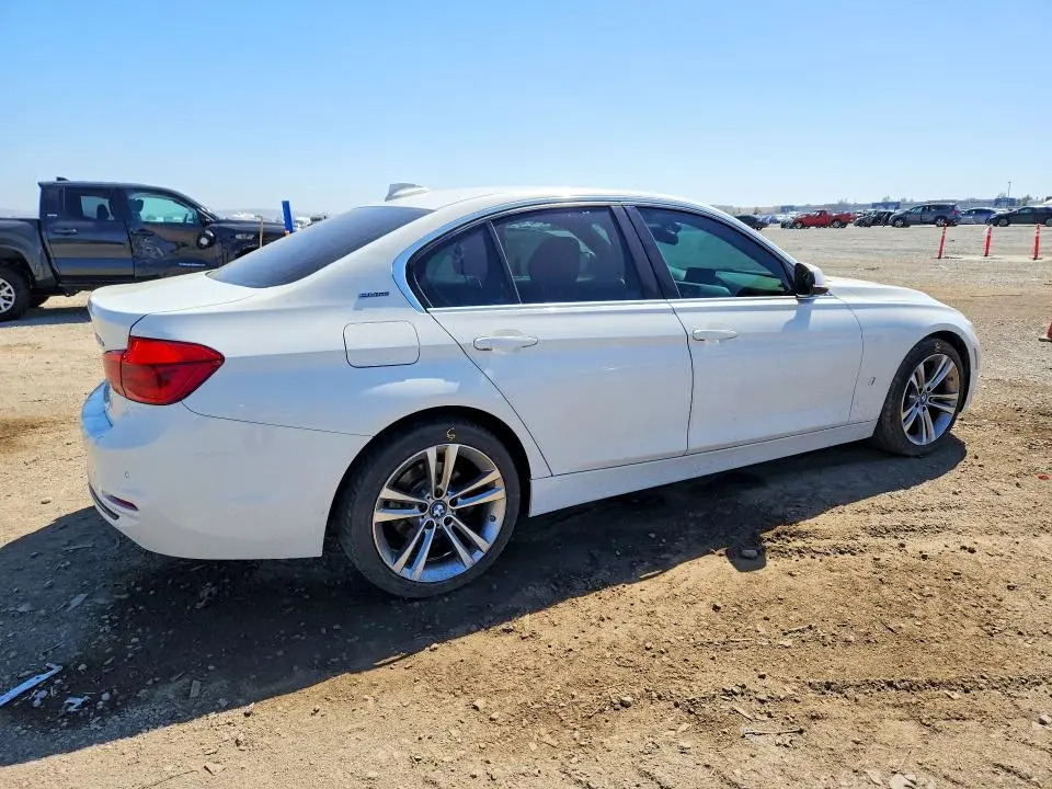 2017 BMW 330E   