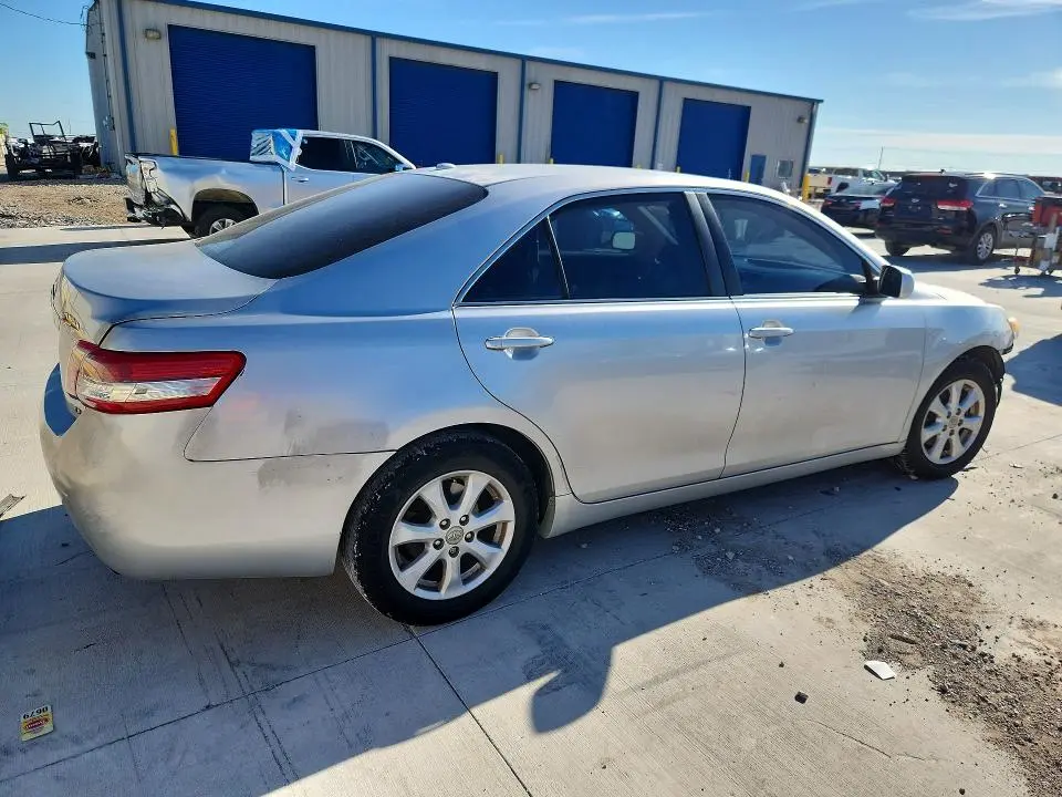2011 TOYOTA CAMRY LE  