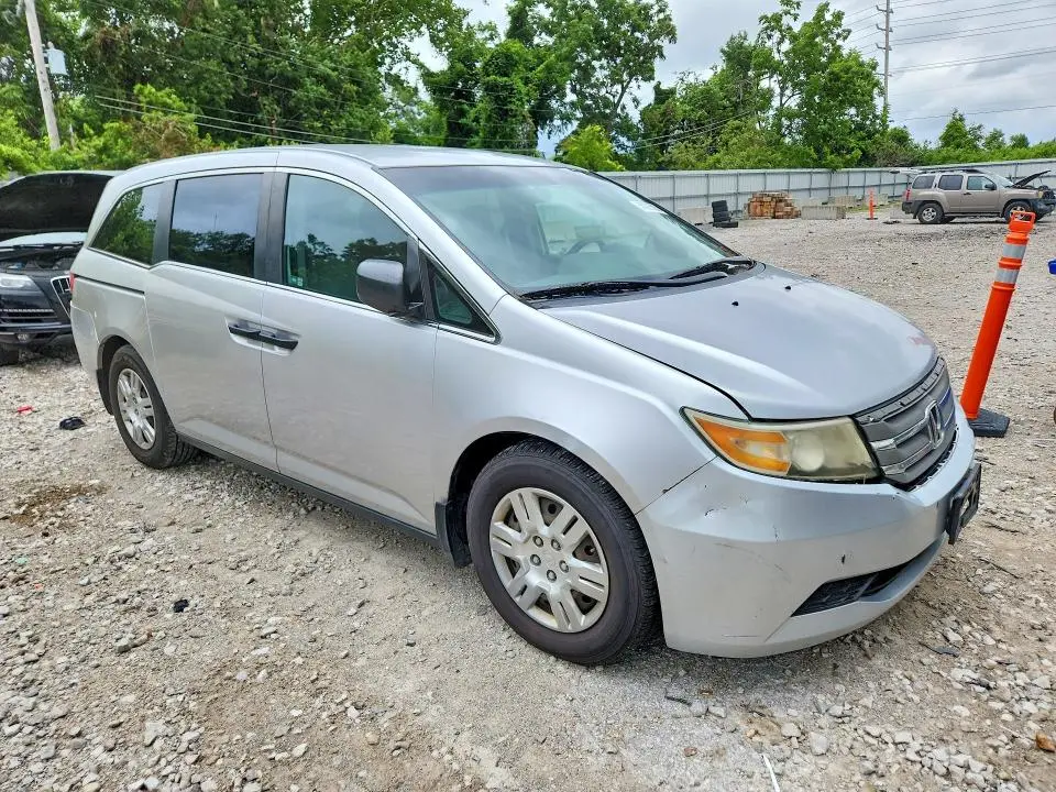 2011 HONDA ODYSSEY LX  