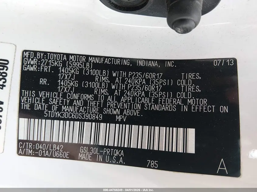 2013 TOYOTA SIENNA XLE V6 8 PASSENGER