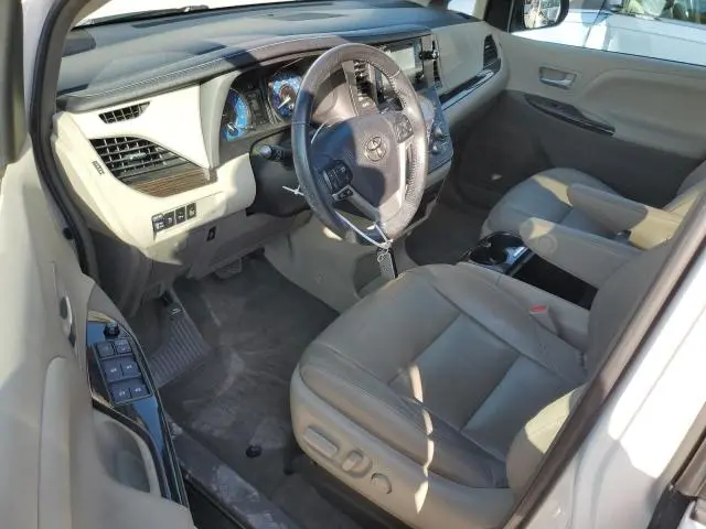 2015 TOYOTA SIENNA XLE  