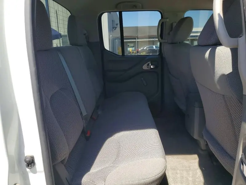 2017 NISSAN FRONTIER S  