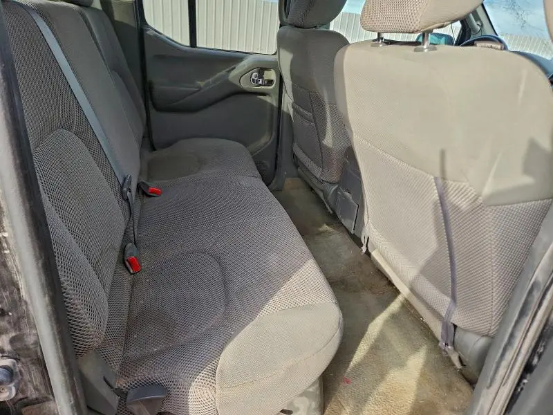 2015 NISSAN FRONTIER S  