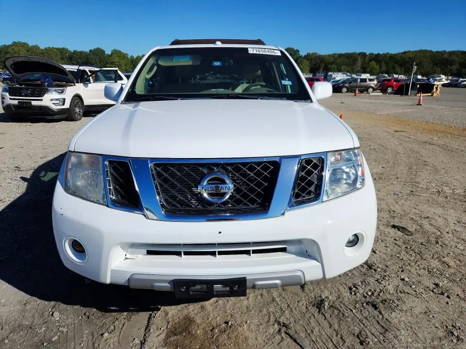 2011 NISSAN PATHFINDER S  