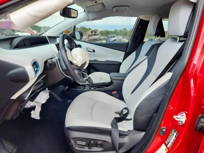 2019 TOYOTA PRIUS XLE  