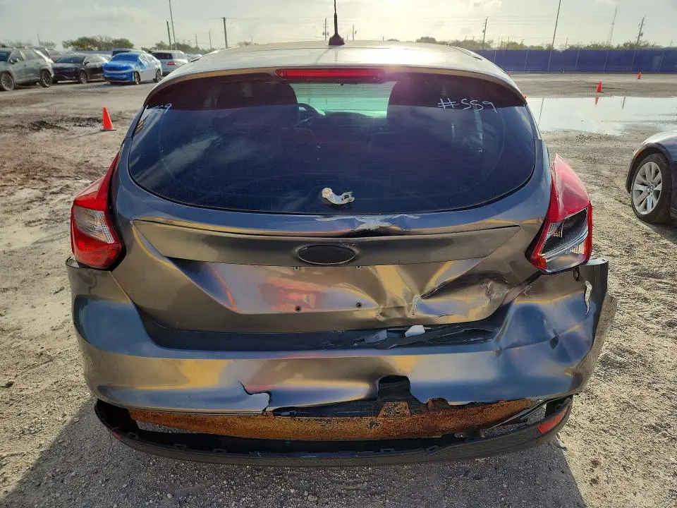 2012 FORD FOCUS SE  