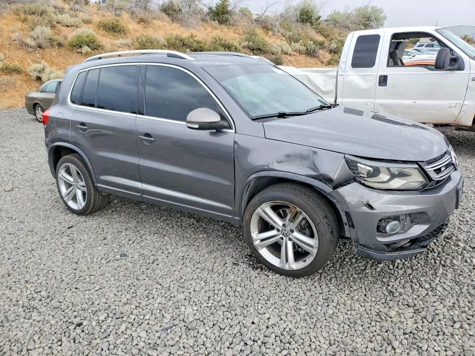 2014 VOLKSWAGEN TIGUAN S  