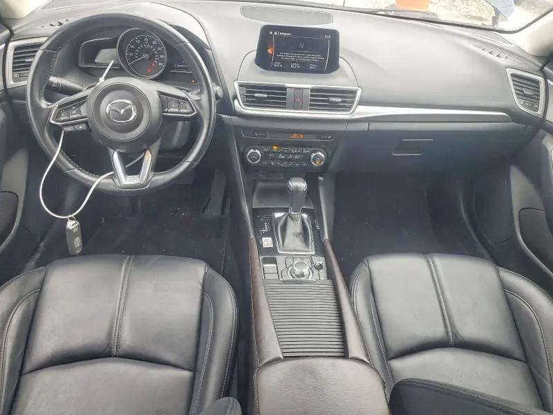 2017 MAZDA 3 TOURING  