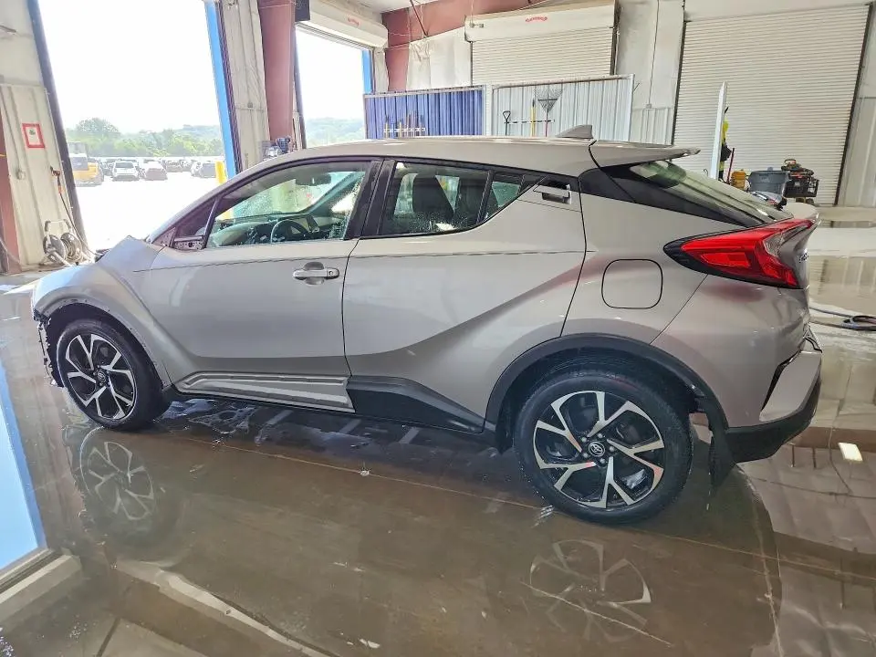 2018 TOYOTA C-HR XLE PREMIUM  