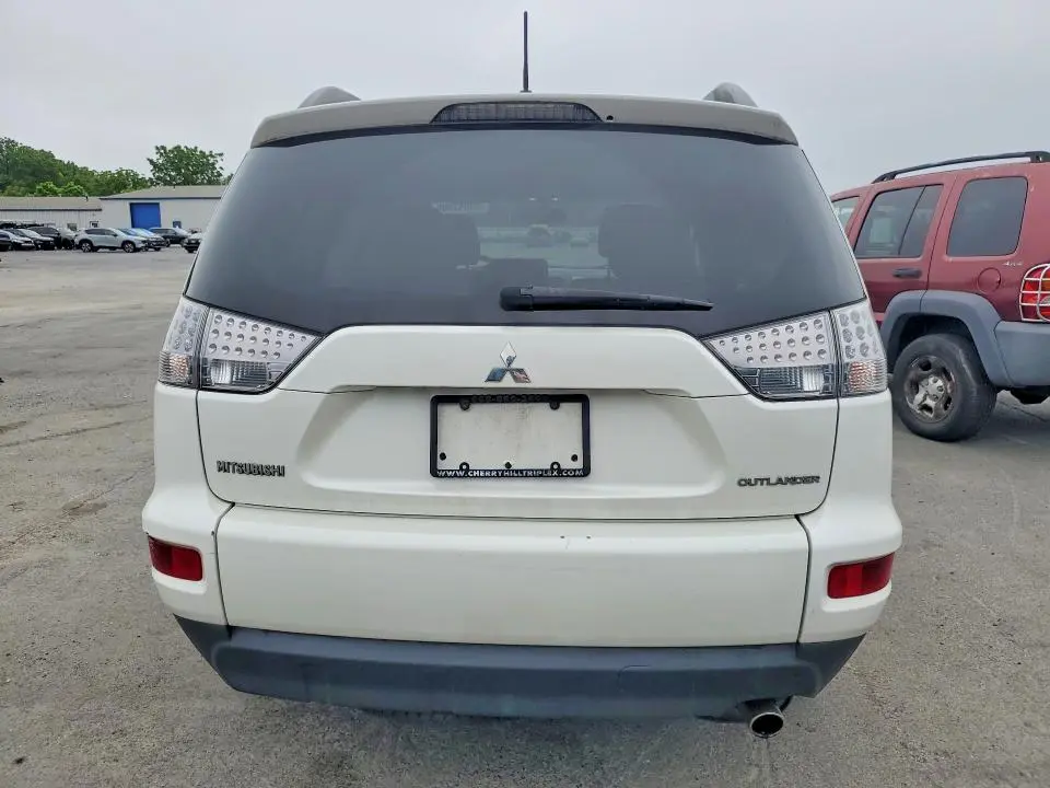 2013 MITSUBISHI OUTLANDER SE  