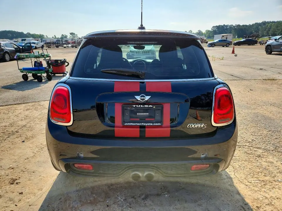 2017 MINI COOPER S  