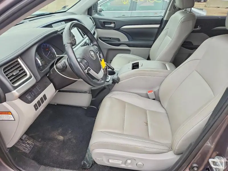 2019 TOYOTA HIGHLANDER XLE  