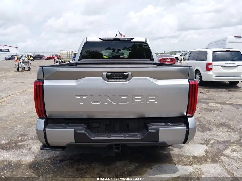 2025 TOYOTA TUNDRA SR5
