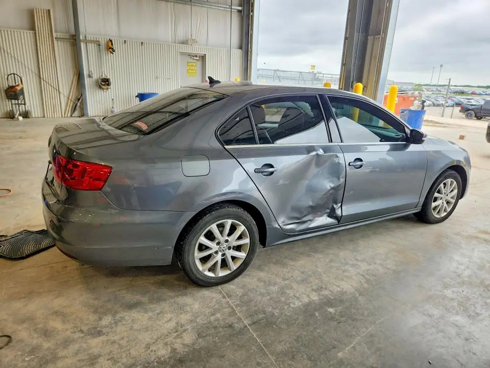2014 VOLKSWAGEN JETTA SE  