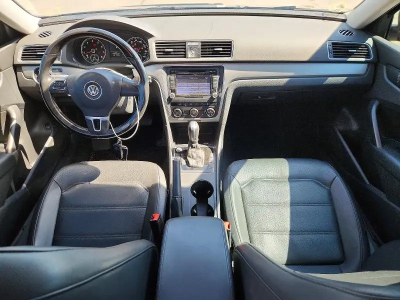 2015 VOLKSWAGEN PASSAT S  
