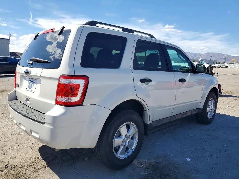 2011 FORD ESCAPE XLT  