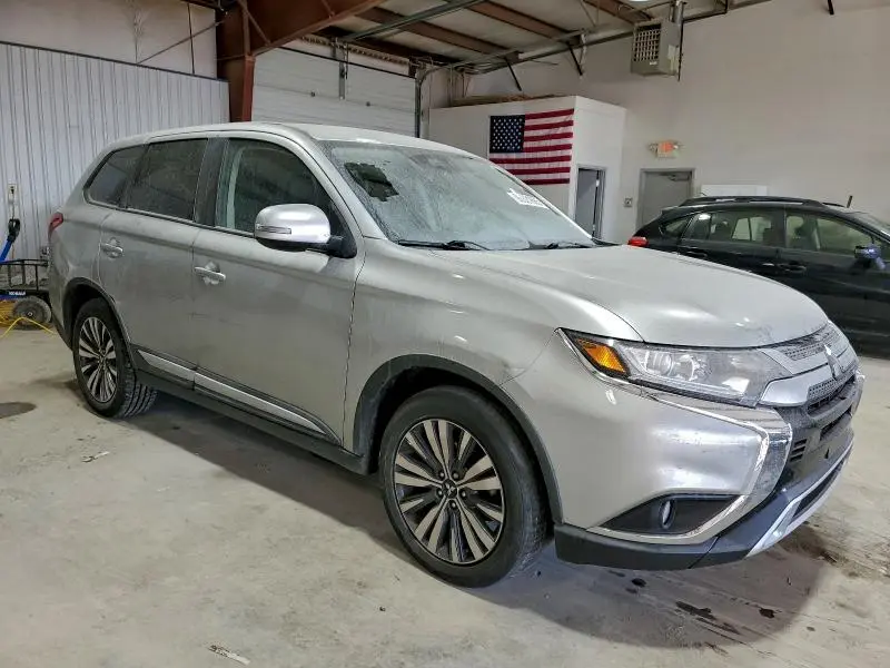 2020 MITSUBISHI OUTLANDER SE  