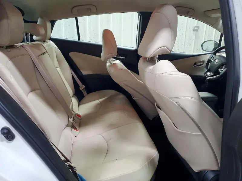 2020 TOYOTA PRIUS XLE AWD-E  