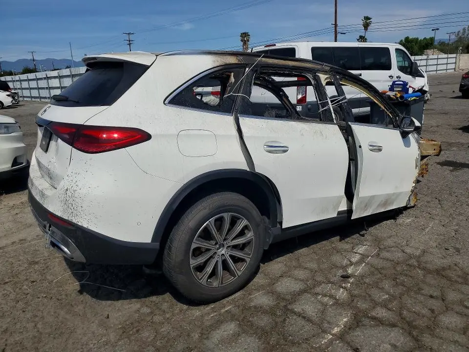 2024 MERCEDES-BENZ GLC 300  