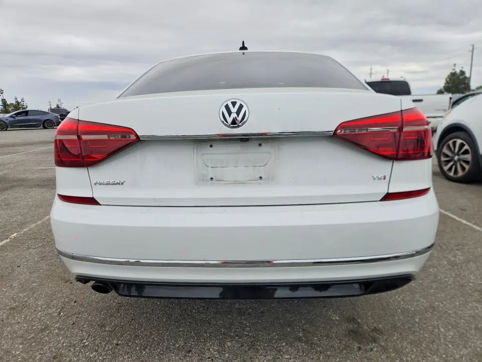 2017 VOLKSWAGEN PASSAT R-LINE  