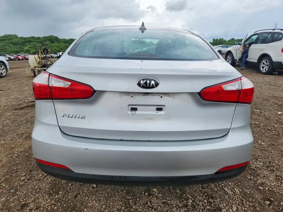 2016 KIA FORTE LX  
