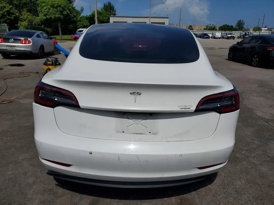 2018 TESLA MODEL 3   