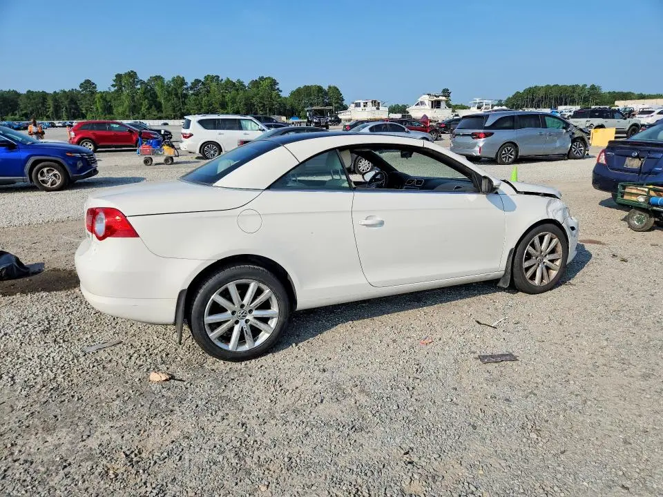 2011 VOLKSWAGEN EOS KOMFORT  