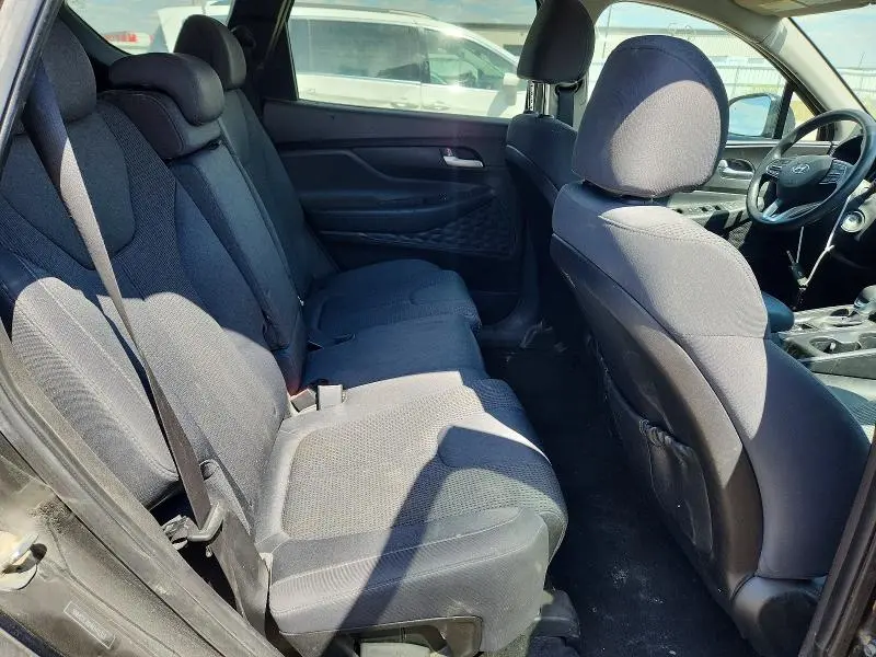 2019 HYUNDAI SANTA FE SE  
