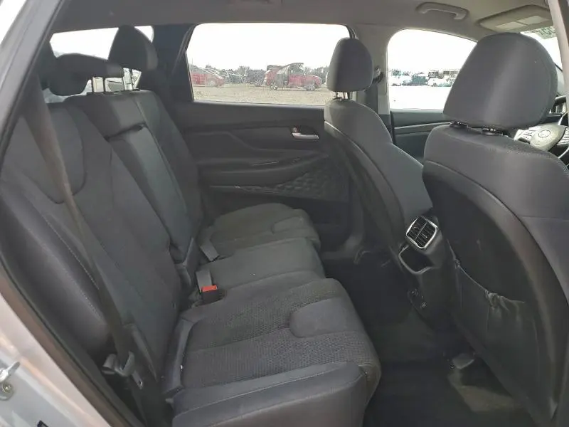 2019 HYUNDAI SANTA FE SE  