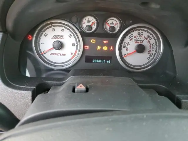 2010 FORD FOCUS SE  