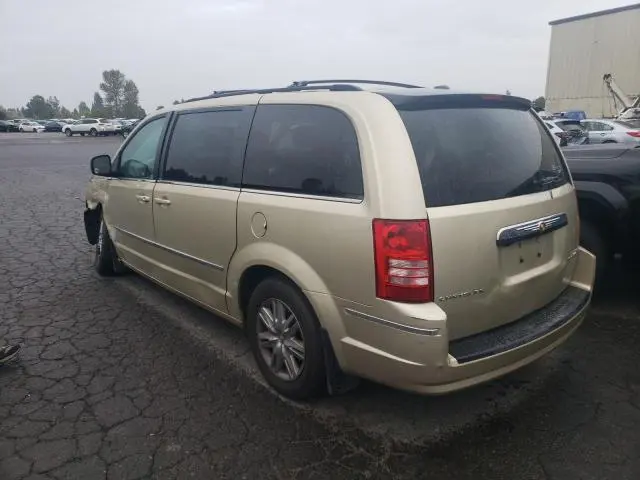 2010 CHRYSLER TOWN & COUNTRY TOURING  